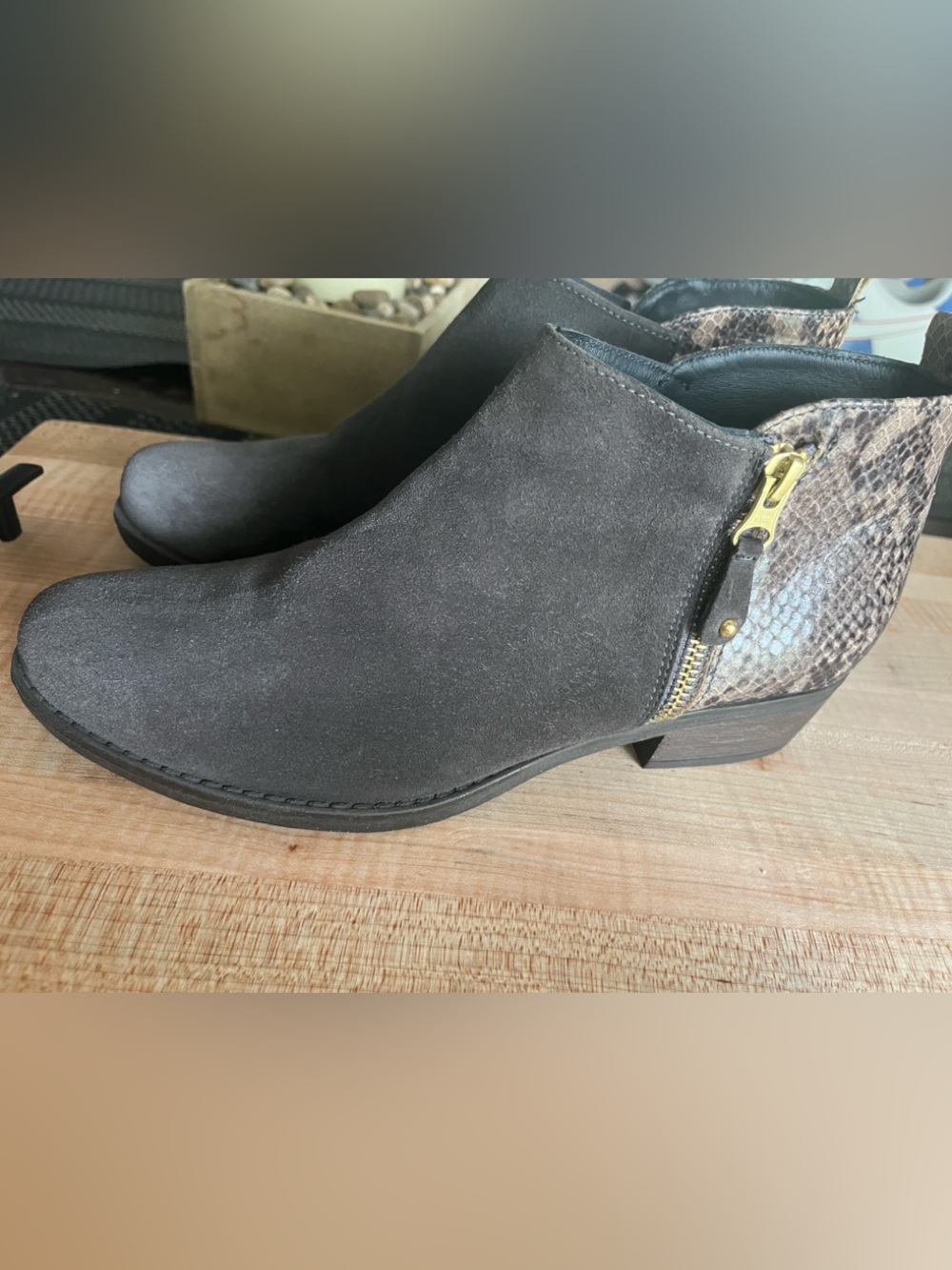 Eric Michael Charcoal Suede Ankle Booties w/Snake Print Heel & Side Zip EU39